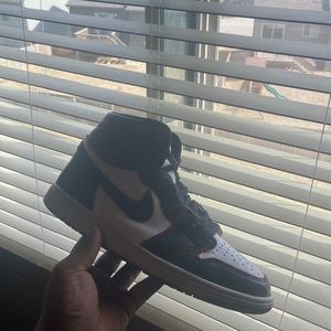 Jordan 1 Retro High OG Bloodline